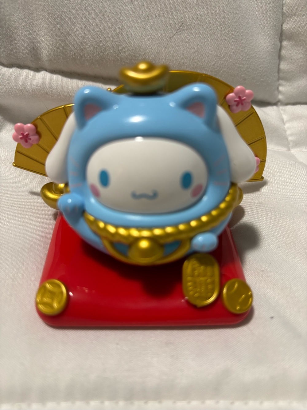 Cinnamoroll Lucky Cat Figurine